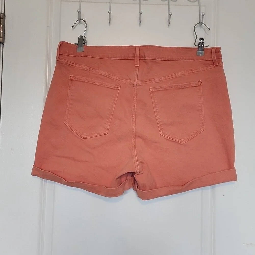 Old Navy boyfriend shorts size 18